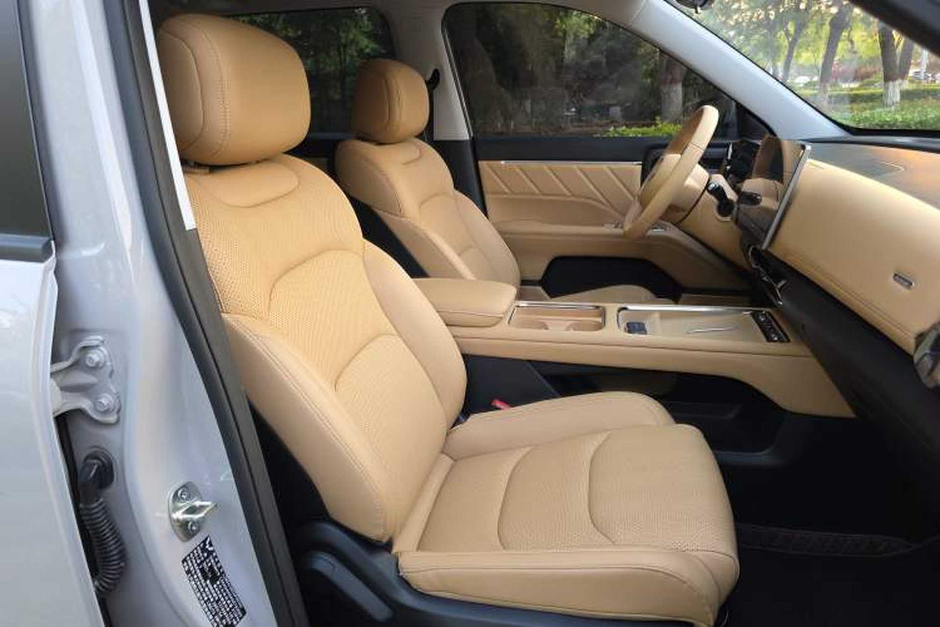 Used Wuling Xingguang 560 New Energy 2026 Model, Plug-in Hybrid, 125 km, Luxury Version Right Front Seat