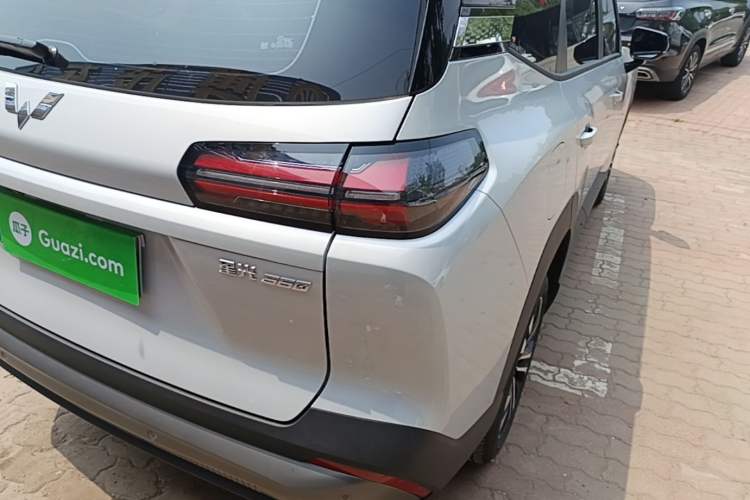 Used Wuling Xingguang 560 New Energy 2026 Model, Plug-in Hybrid, 125 km, Luxury Version Right Rear Taillight