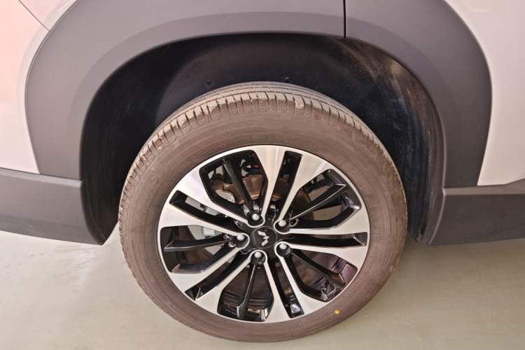 Used Wuling Xingguang 560 New Energy 2026 Model, Plug-in Hybrid, 125 km, Luxury Version Right Rear Wheel Hub