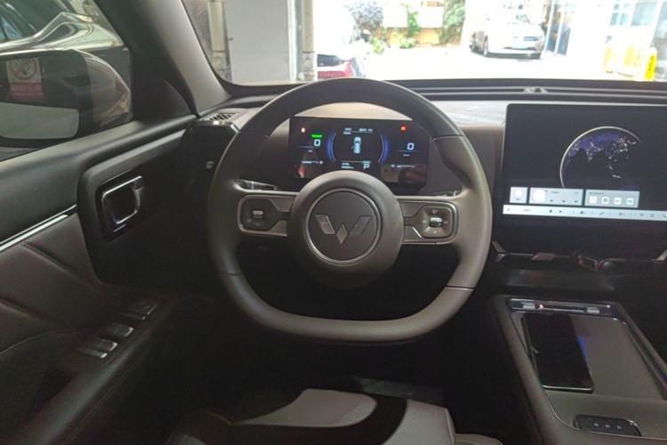 Used Wuling Xingguang 560 New Energy 2026 Model, Plug-in Hybrid, 125 km, Luxury Version Steering Wheel