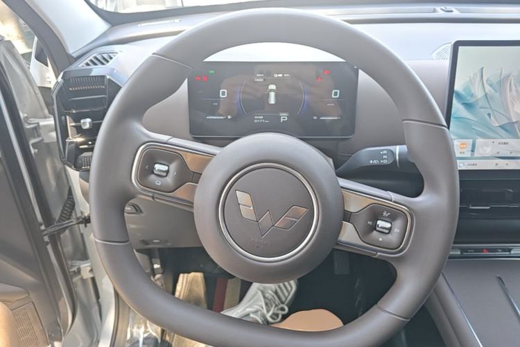 Used Wuling Xingguang 560 New Energy 2026 Model, Plug-in Hybrid, 125 km, Luxury Version Steering Wheel