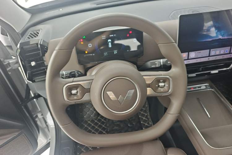 Used Wuling Xingguang 560 New Energy 2026 Model, Plug-in Hybrid, 125 km, Luxury Version Steering Wheel