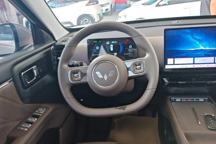 Used Wuling Xingguang 560 New Energy 2026 Model, Plug-in Hybrid, 125 km, Luxury Version Steering Wheel