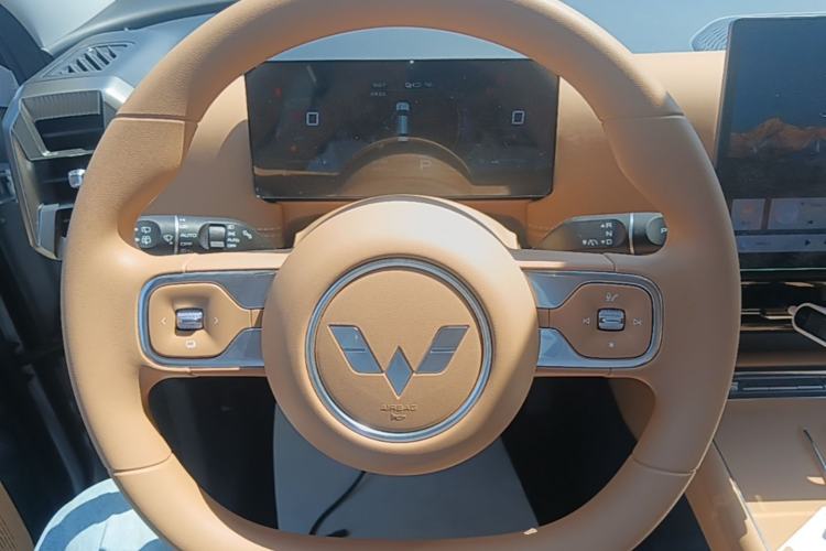 Used Wuling Xingguang 560 New Energy 2026 Model, Plug-in Hybrid, 125 km, Luxury Version Steering Wheel