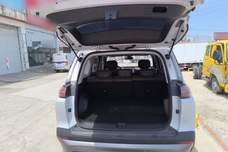 Used Wuling Xingguang 560 New Energy 2026 Model, Plug-in Hybrid, 125 km, Luxury Version Trunk