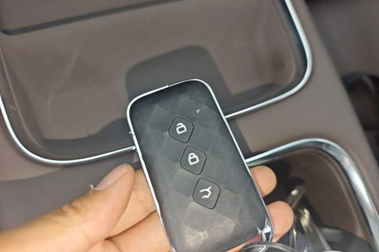 Used Wuling Xingguang 560 New Energy 2026 Model, Plug-in Hybrid, 125 km, Luxury Version Vehicle Key