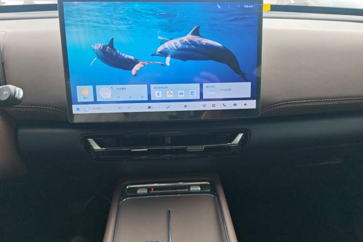 Used Wuling Xingguang 560 New Energy 2026 Model, Plug-in Hybrid, 125 km, Luxury Version Audio And AC Panel