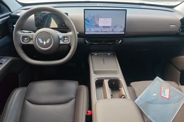 Used Wuling Xingguang 560 New Energy 2026 Model, Plug-in Hybrid, 125 km, Luxury Version Center Console