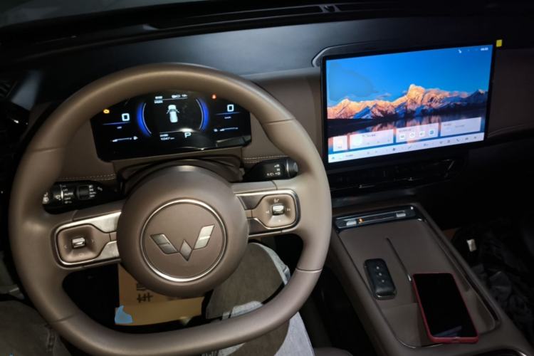 Used Wuling Xingguang 560 New Energy 2026 Model, Plug-in Hybrid, 125 km, Luxury Version Center Console