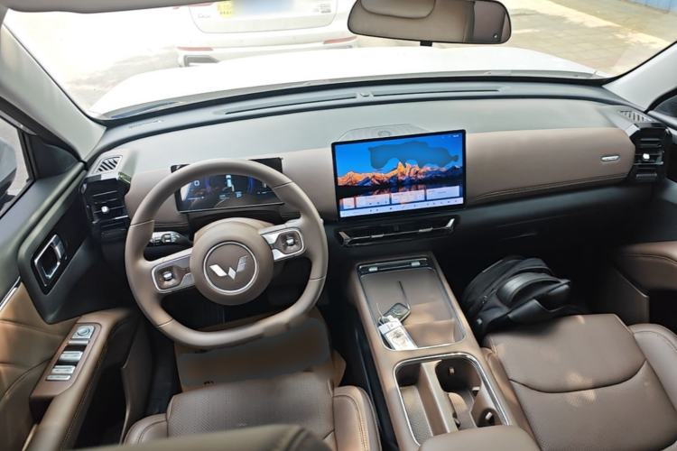 Used Wuling Xingguang 560 New Energy 2026 Model, Plug-in Hybrid, 125 km, Luxury Version Center Console