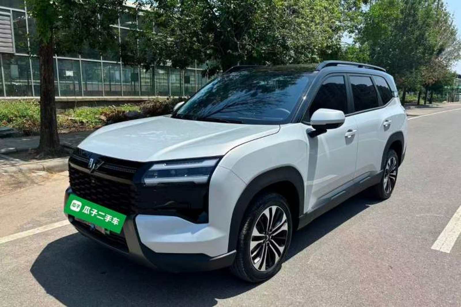 Фото Wuling с площадки