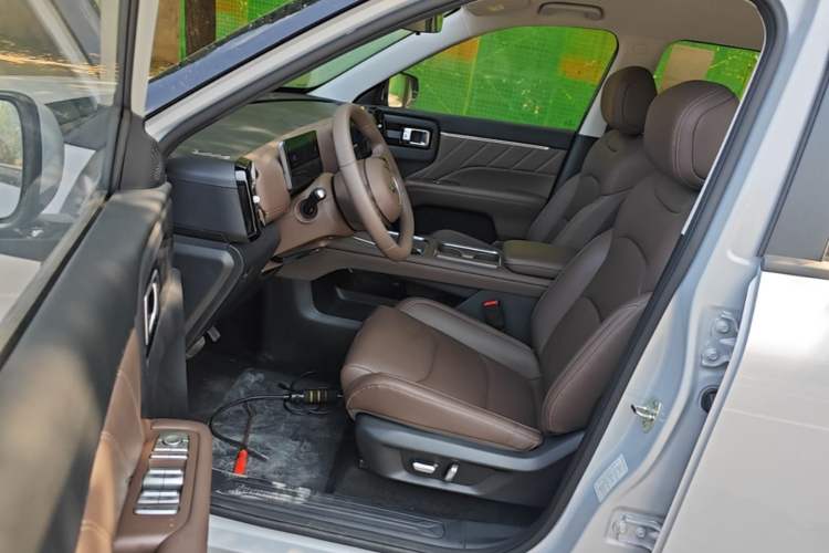 Used Wuling Xingguang 560 New Energy 2026 Model, Plug-in Hybrid, 125 km, Luxury Version Driver Seat
