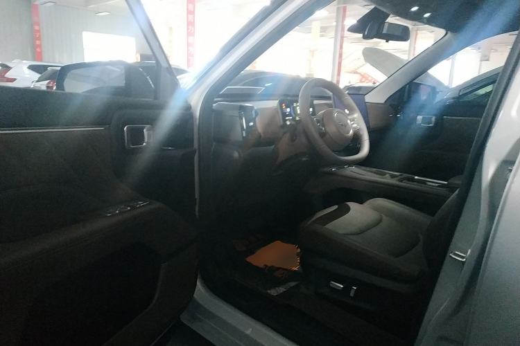 Used Wuling Xingguang 560 New Energy 2026 Model, Plug-in Hybrid, 125 km, Luxury Version Driver Seat