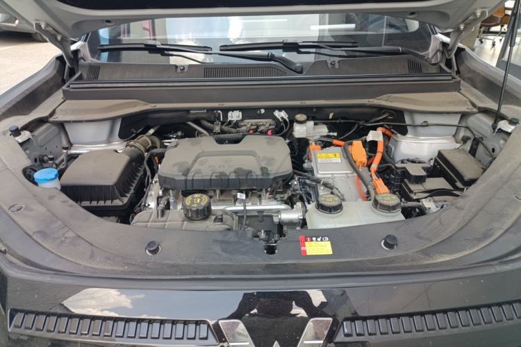 Used Wuling Xingguang 560 New Energy 2026 Model, Plug-in Hybrid, 125 km, Luxury Version Engine Bay