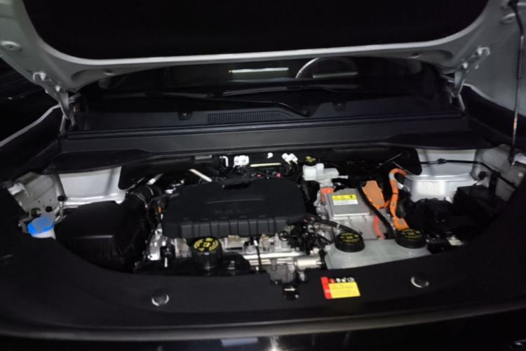 Used Wuling Xingguang 560 New Energy 2026 Model, Plug-in Hybrid, 125 km, Luxury Version Engine Bay