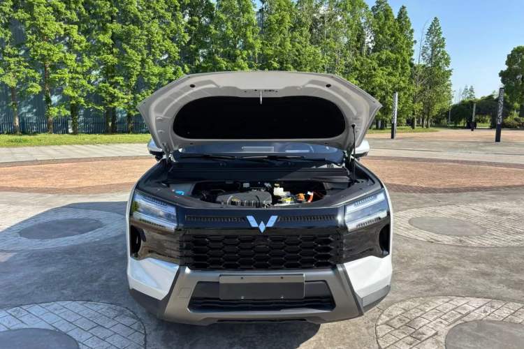 Used Wuling Xingguang 560 New Energy 2026 Model, Plug-in Hybrid, 125 km, Luxury Version Engine Bay