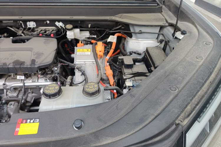 Used Wuling Xingguang 560 New Energy 2026 Model, Plug-in Hybrid, 125 km, Luxury Version Engine Bay Left