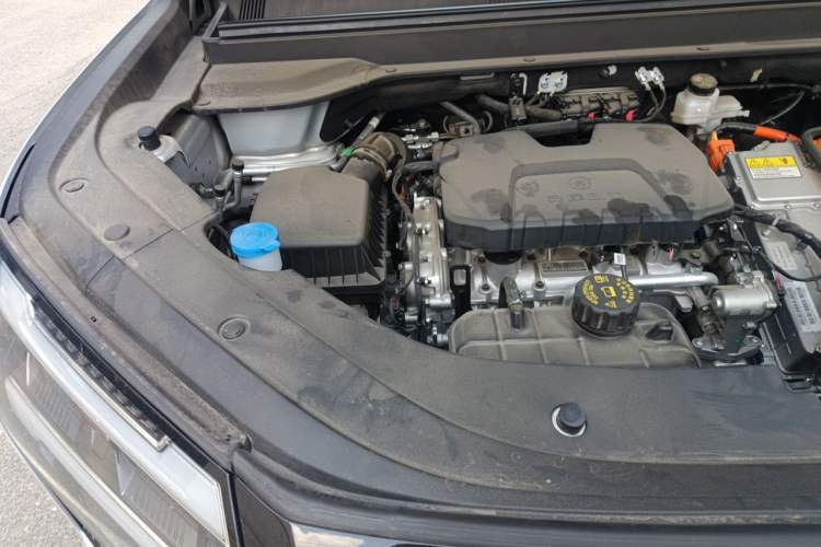 Used Wuling Xingguang 560 New Energy 2026 Model, Plug-in Hybrid, 125 km, Luxury Version Engine Bay Right