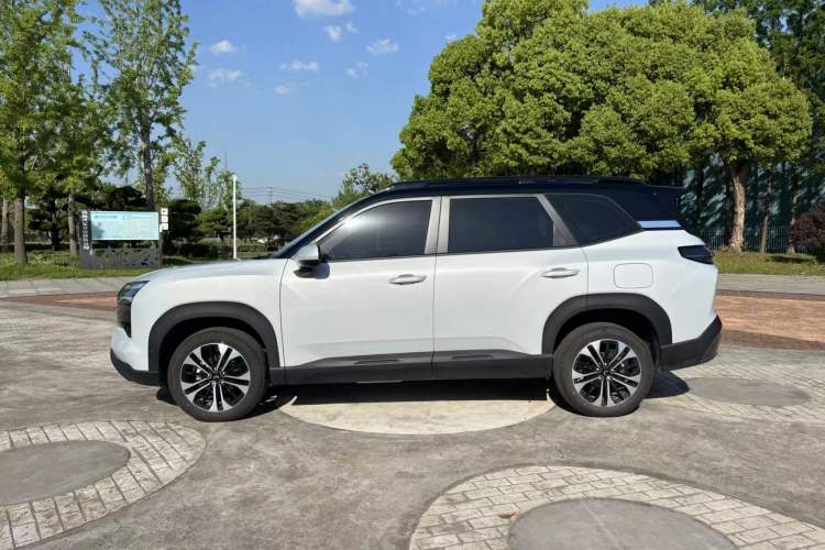 Used Wuling Xingguang 560 New Energy 2026 Model, Plug-in Hybrid, 125 km, Luxury Version Exterior 3