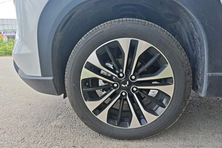 Used Wuling Xingguang 560 New Energy 2026 Model, Plug-in Hybrid, 125 km, Luxury Version Exterior 4