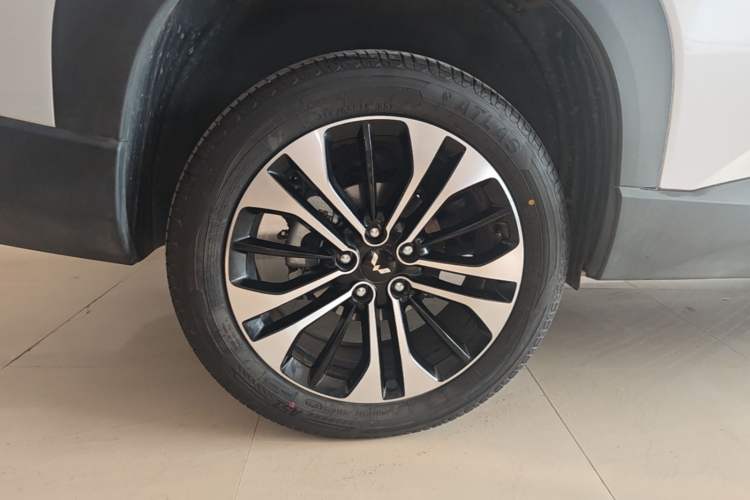 Used Wuling Xingguang 560 New Energy 2026 Model, Plug-in Hybrid, 125 km, Luxury Version Exterior 5