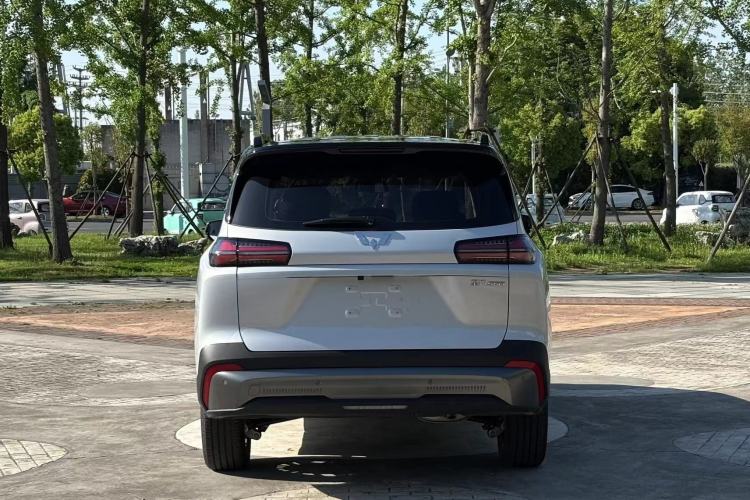 Used Wuling Xingguang 560 New Energy 2026 Model, Plug-in Hybrid, 125 km, Luxury Version Exterior 5