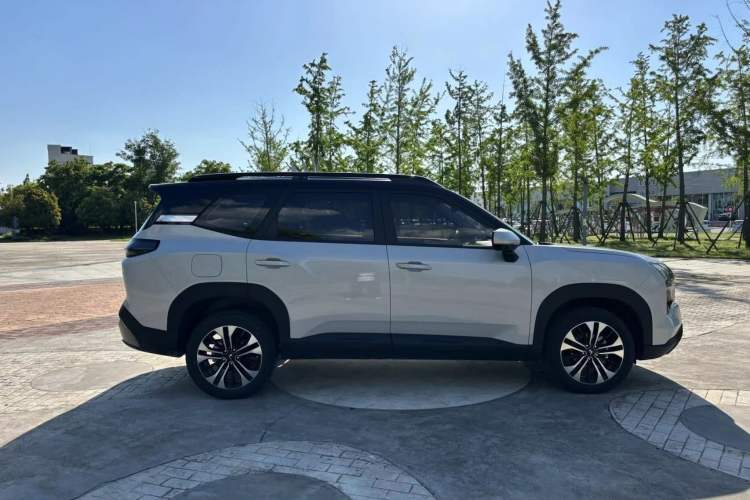 Used Wuling Xingguang 560 New Energy 2026 Model, Plug-in Hybrid, 125 km, Luxury Version Exterior 6