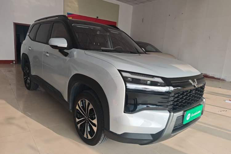 Used Wuling Xingguang 560 New Energy 2026 Model, Plug-in Hybrid, 125 km, Luxury Version Front Right 45 Deg