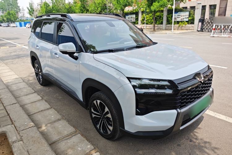 Used Wuling Xingguang 560 New Energy 2026 Model, Plug-in Hybrid, 125 km, Luxury Version Front Right 45 Deg