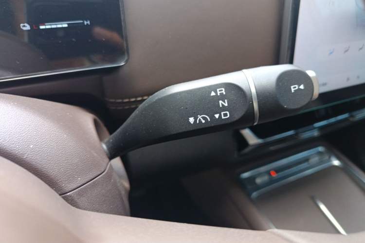 Used Wuling Xingguang 560 New Energy 2026 Model, Plug-in Hybrid, 125 km, Luxury Version Gear Lever