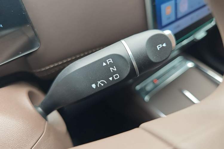 Used Wuling Xingguang 560 New Energy 2026 Model, Plug-in Hybrid, 125 km, Luxury Version Gear Lever