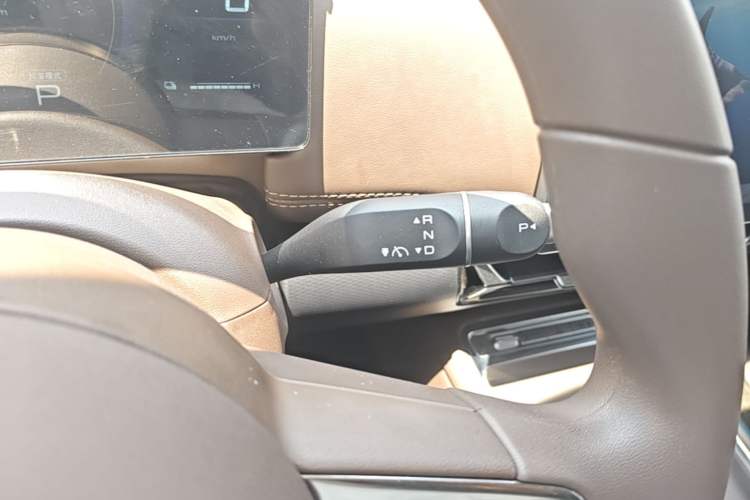 Used Wuling Xingguang 560 New Energy 2026 Model, Plug-in Hybrid, 125 km, Luxury Version Gear Lever