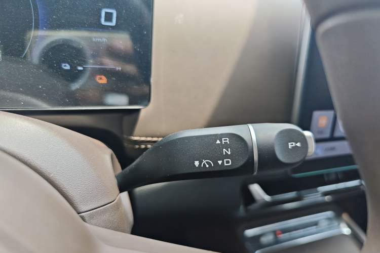Used Wuling Xingguang 560 New Energy 2026 Model, Plug-in Hybrid, 125 km, Luxury Version Gear Lever