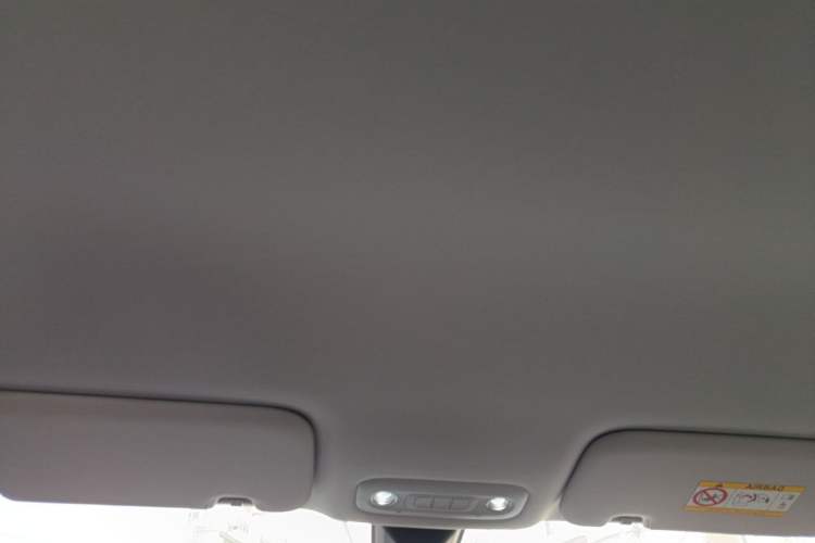 Used Wuling Xingguang 560 New Energy 2026 Model, Plug-in Hybrid, 125 km, Luxury Version Headliner