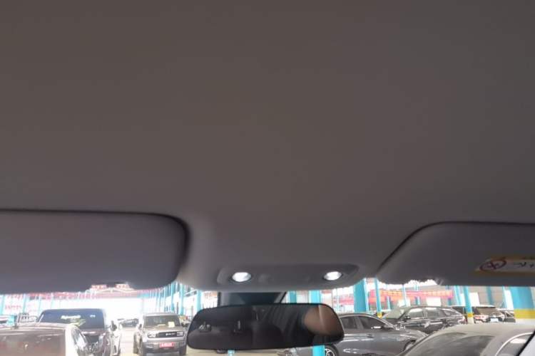 Used Wuling Xingguang 560 New Energy 2026 Model, Plug-in Hybrid, 125 km, Luxury Version Headliner