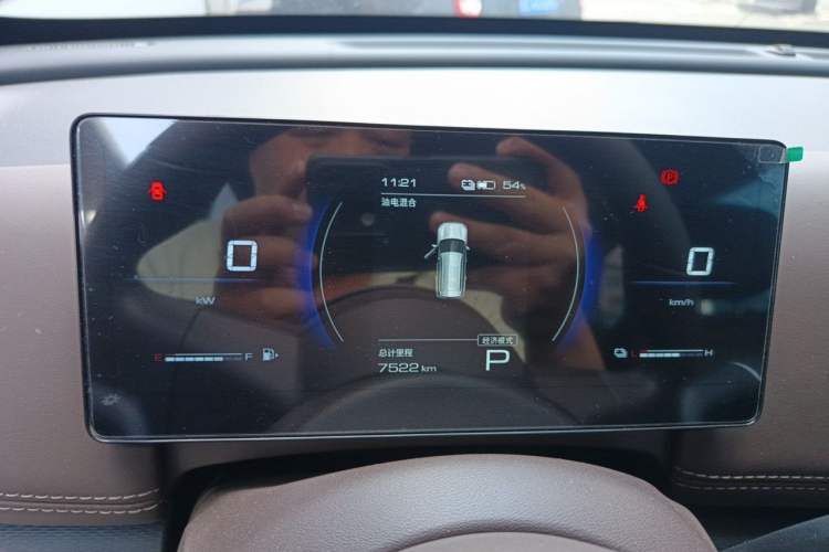 Used Wuling Xingguang 560 New Energy 2026 Model, Plug-in Hybrid, 125 km, Luxury Version Instrument Cluster
