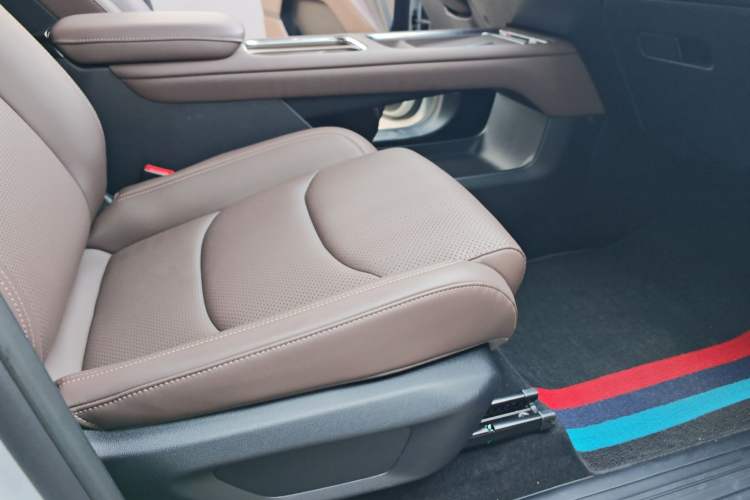 Used Wuling Xingguang 560 New Energy 2026 Model, Plug-in Hybrid, 125 km, Luxury Version Interior 2