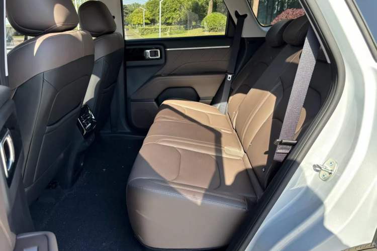 Used Wuling Xingguang 560 New Energy 2026 Model, Plug-in Hybrid, 125 km, Luxury Version Interior 2