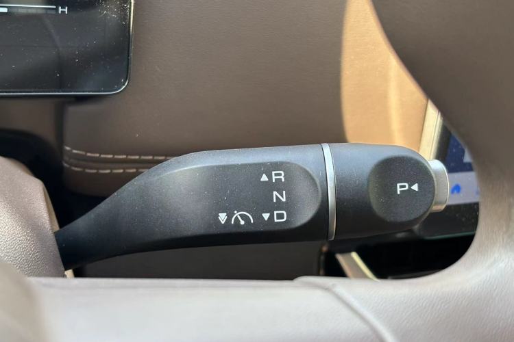 Used Wuling Xingguang 560 New Energy 2026 Model, Plug-in Hybrid, 125 km, Luxury Version Interior 6