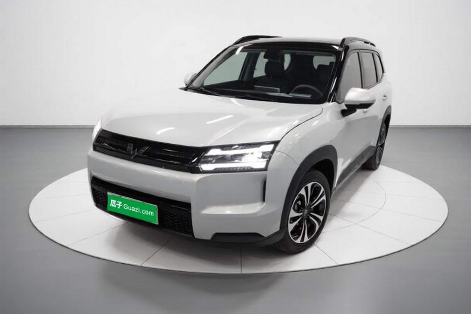 Фото Wuling с площадки