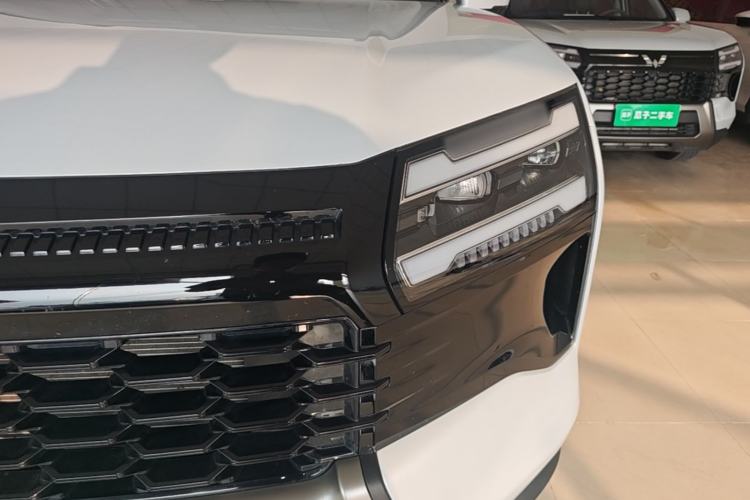 Used Wuling Xingguang 560 New Energy 2026 Model, Plug-in Hybrid, 125 km, Luxury Version Left Front Headlight