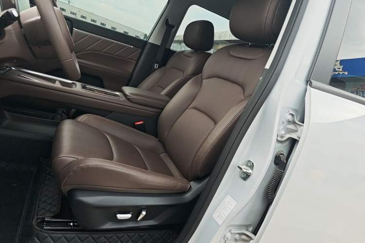 Used Wuling Xingguang 560 New Energy 2026 Model, Plug-in Hybrid, 125 km, Luxury Version Left Front Seat