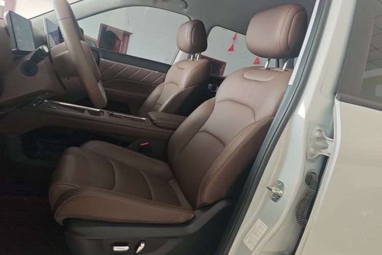 Used Wuling Xingguang 560 New Energy 2026 Model, Plug-in Hybrid, 125 km, Luxury Version Left Front Seat