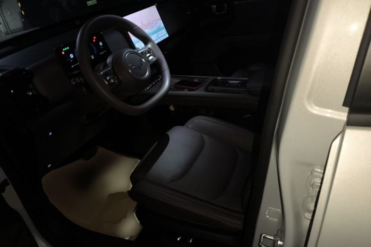 Used Wuling Xingguang 560 New Energy 2026 Model, Plug-in Hybrid, 125 km, Luxury Version Left Front Seat