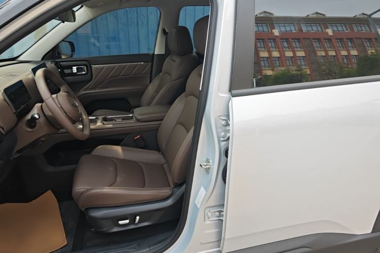 Used Wuling Xingguang 560 New Energy 2026 Model, Plug-in Hybrid, 125 km, Luxury Version Left Front Seat