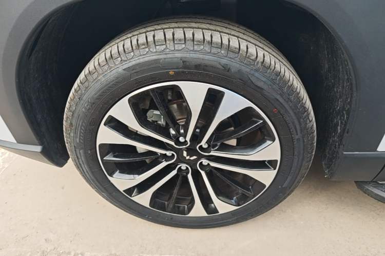 Used Wuling Xingguang 560 New Energy 2026 Model, Plug-in Hybrid, 125 km, Luxury Version Left Front Wheel Hub