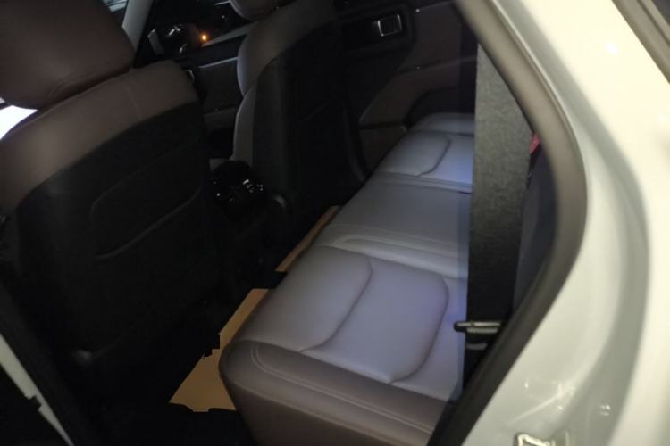 Used Wuling Xingguang 560 New Energy 2026 Model, Plug-in Hybrid, 125 km, Luxury Version Left Rear Seat