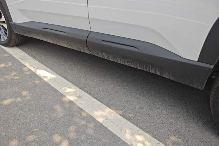 Used Wuling Xingguang 560 New Energy 2026 Model, Plug-in Hybrid, 125 km, Luxury Version Left Side Sill