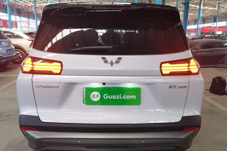 Used Wuling Xingguang 560 New Energy 2026 Model, Plug-in Hybrid, 125 km, Luxury Version Rear