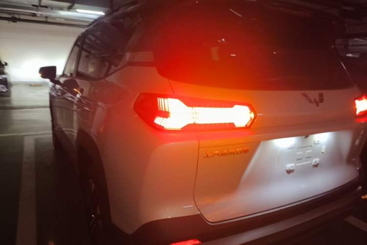 Used Wuling Xingguang 560 New Energy 2026 Model, Plug-in Hybrid, 125 km, Luxury Version Rear Left 45 Deg